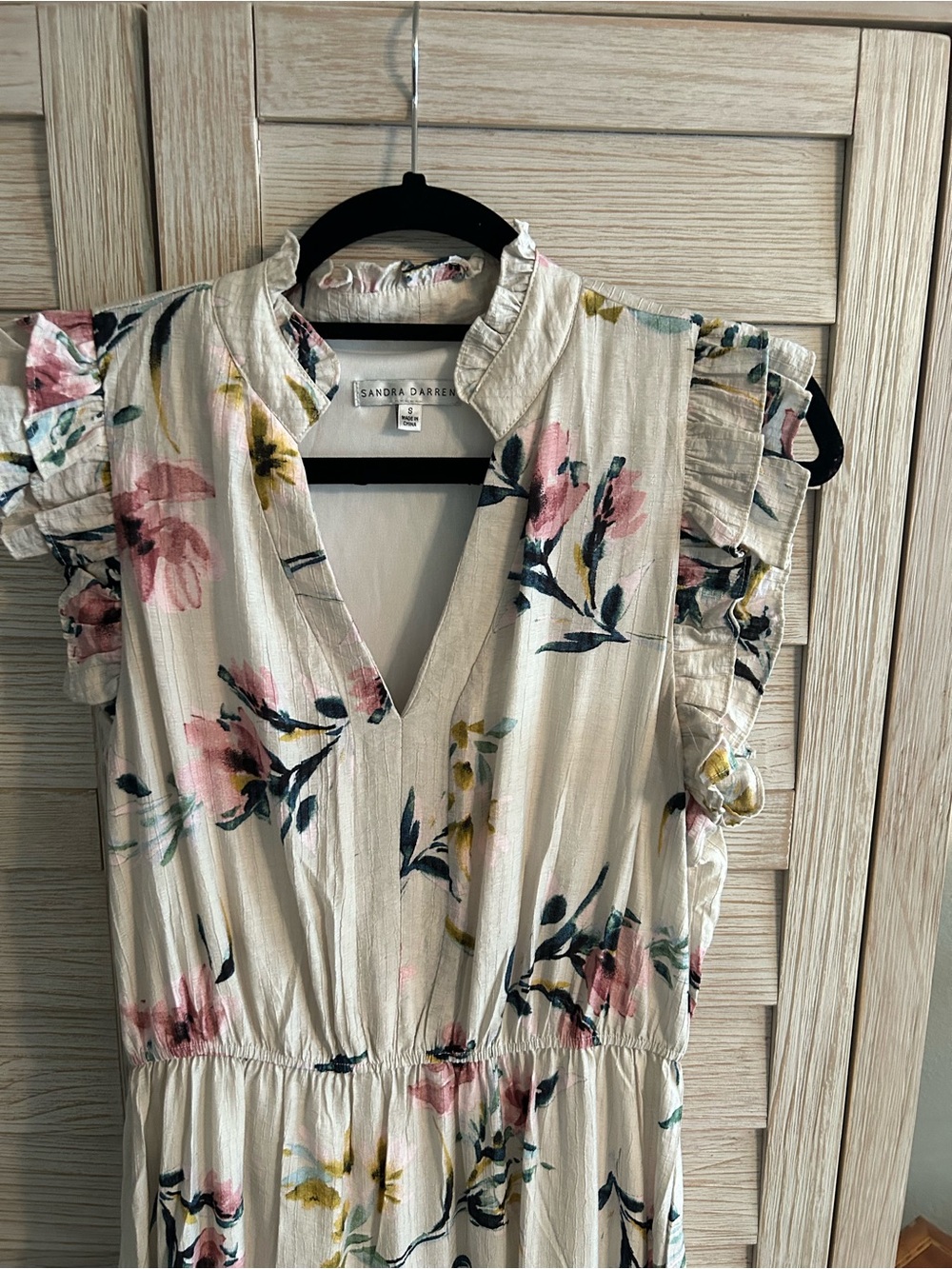 Sandra Darren Cream Floral V-Neck Ruffle Sleeve maxi dress